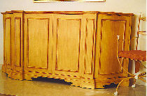 het meubel schildert en ptin Provenaalse stijl op meubilair MDF.