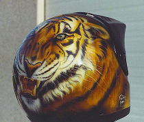 Personalized helmet: head of tiger seen of three quarter.